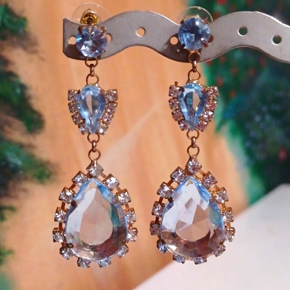 unbranded Jewelry - BEAUTIFUL BLUE RHINESTONE BLUE EARRINGS